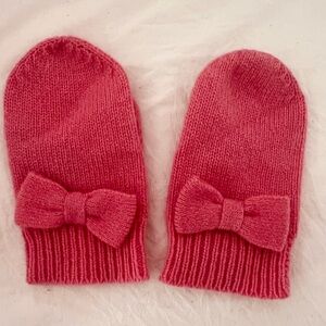 Designer Girls Cashmere Mittens. Size 12-24 Month.